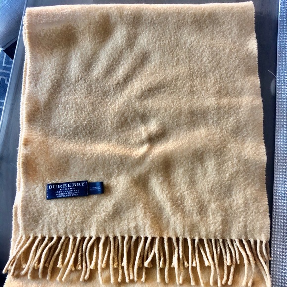 Authentic 100 percent cashmere Burberry scarf - Picture 2 of 9